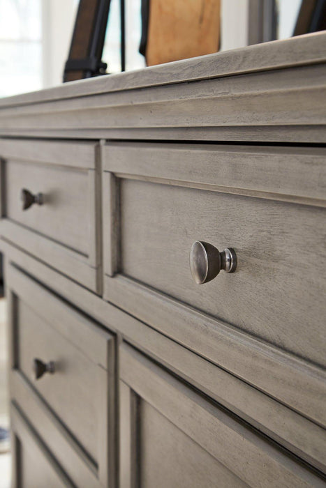 Lettner Dresser