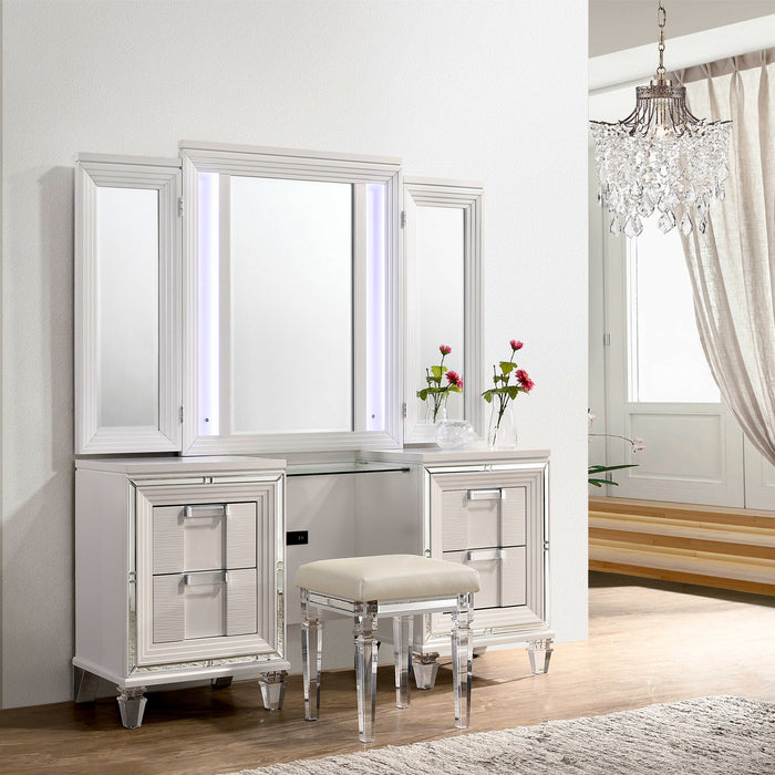 Twenty Nine Dressing Set w/LED & USB Plug White